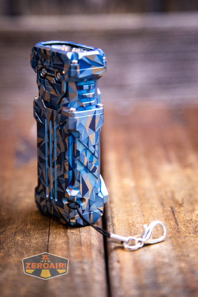 Wuben X-2 Owl Titanium flashlight lanyard in-use