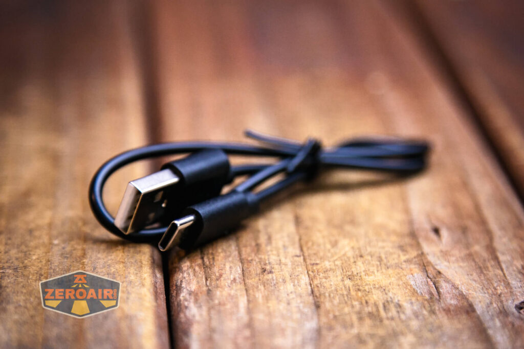Soonfire MX75 flashlight charging cable