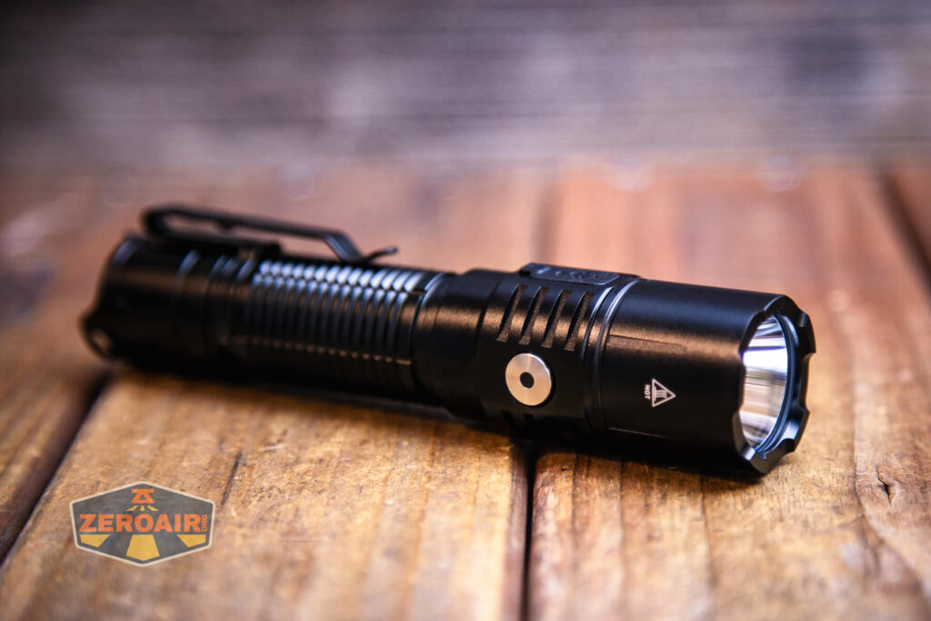 Soonfire MX75 flashlight side detail