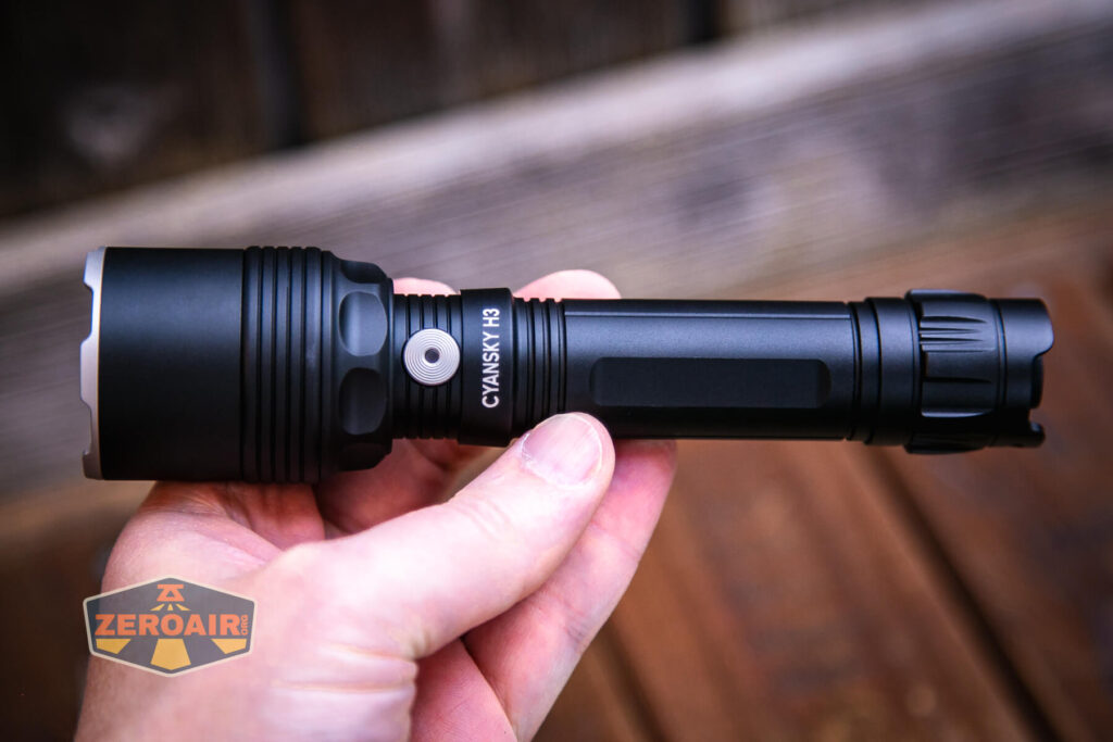 Cyansky H3 V2 flashlight in hand