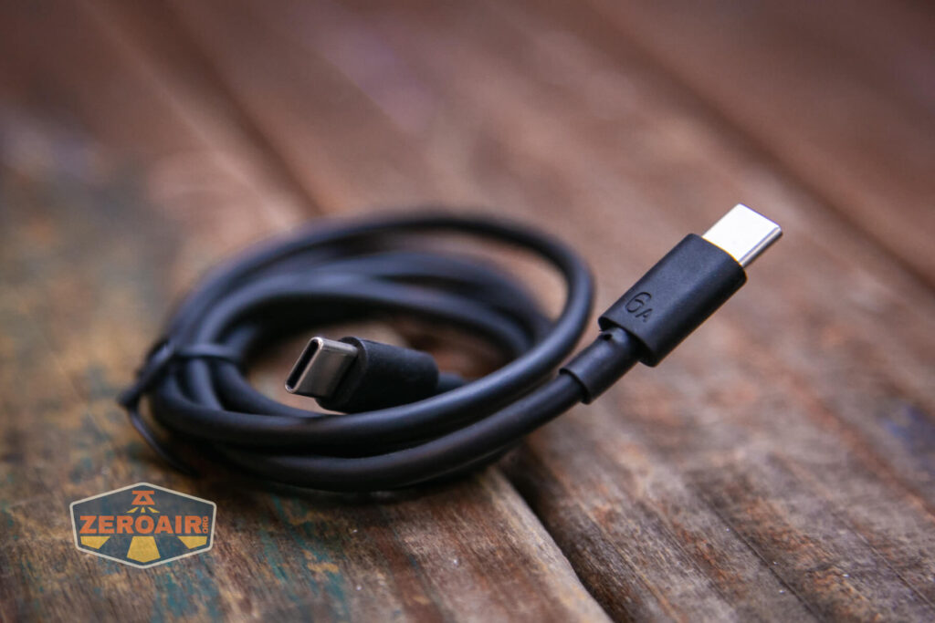 Imalent SR32 flashlight included cable