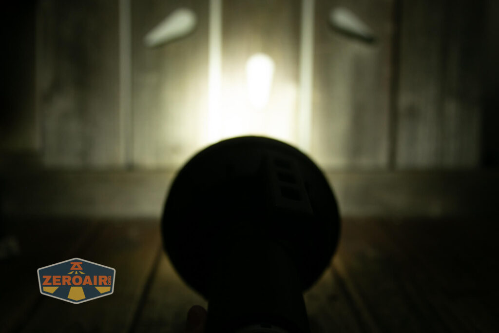 Imalent SR32 flashlight emitter array on