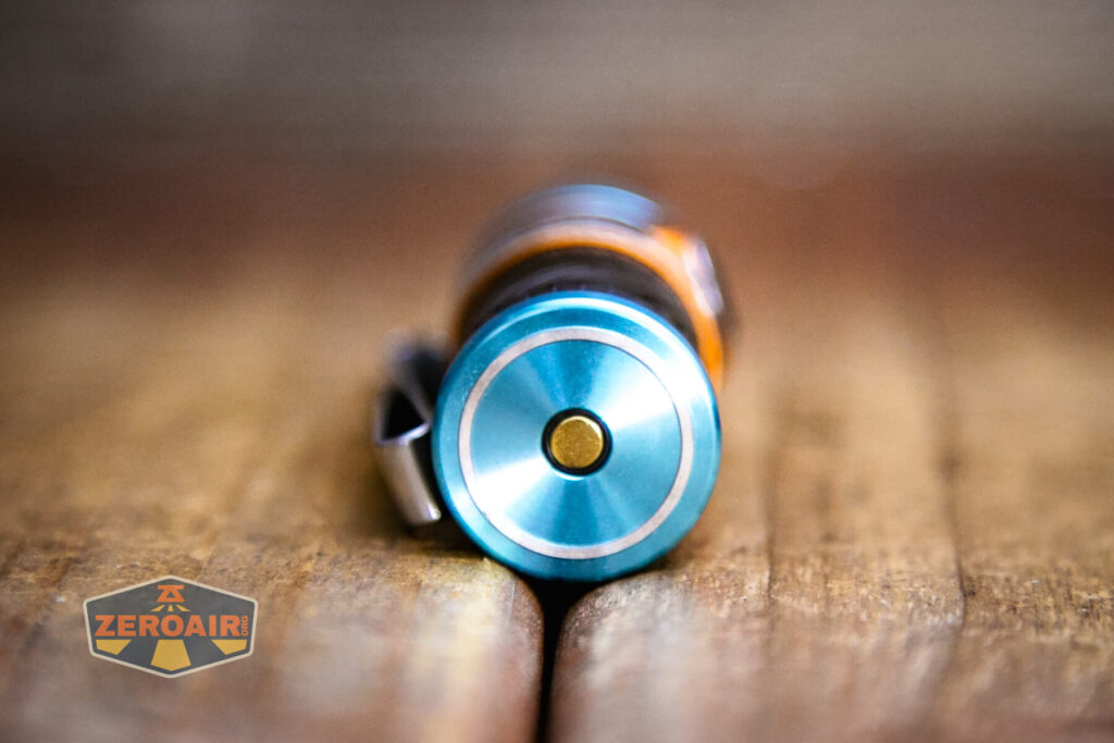 Olight Baton 3 Roadster tailcap charging contacts