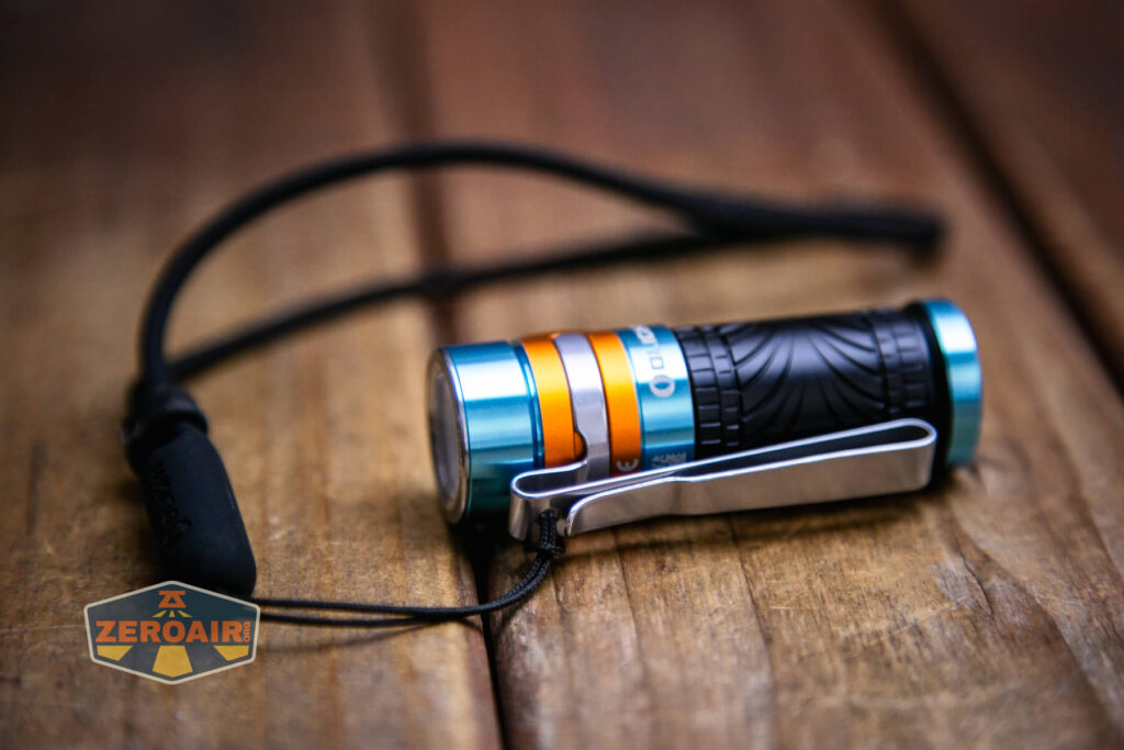 Olight Baton 3 Roadster pocket clip lanyard attached