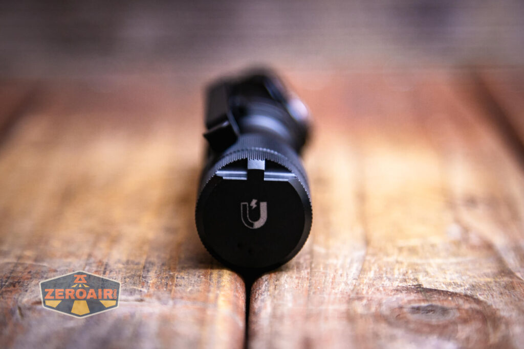 Wuben L1 dual beam flashlight tailcap magnet