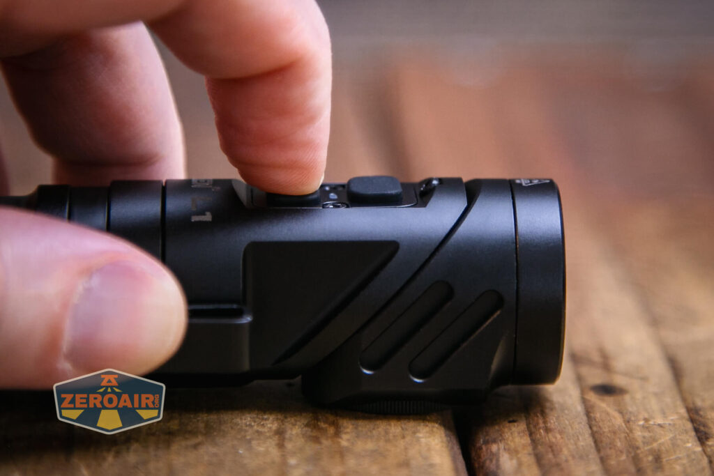 Wuben L1 dual beam flashlight dual e-switch actuation