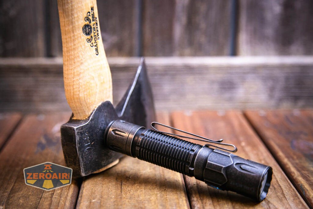 Olight Warrior 3S stonewashed titanium tailcap magnet