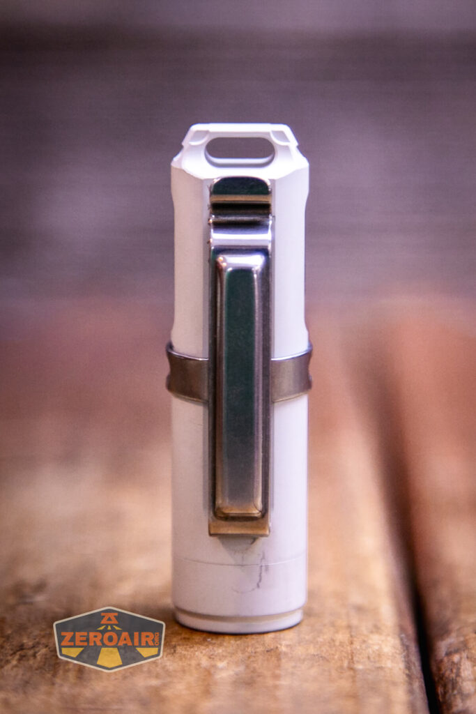 RovyVon Aurora A3 MAO flashlight pocket clip installed