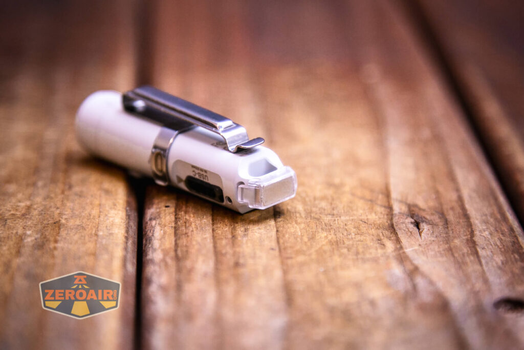 RovyVon Aurora A3 MAO flashlight tail magnet attached