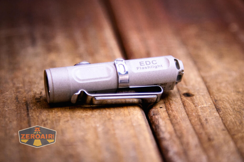 RovyVon A3 Pro MAO flashlight pocket clip attached