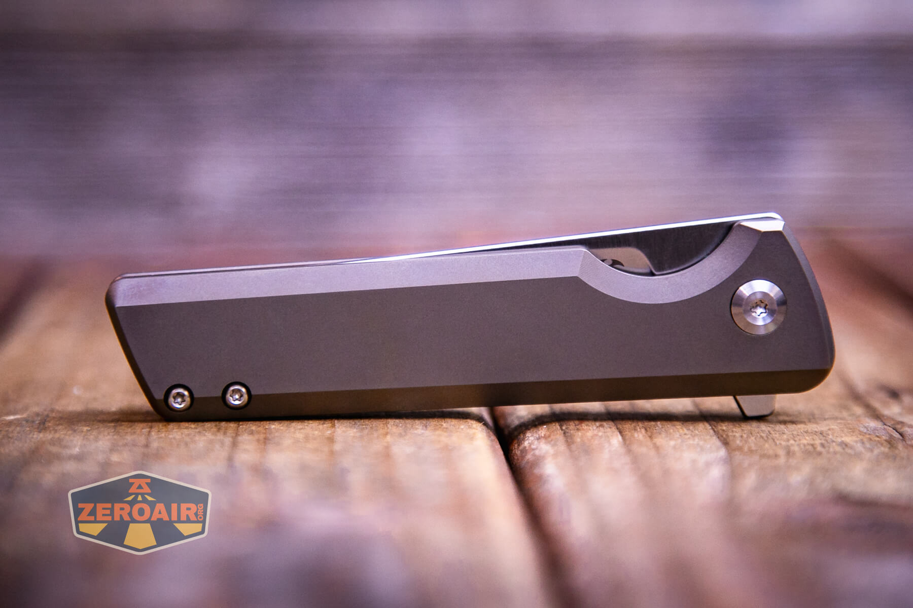 closed, both side view