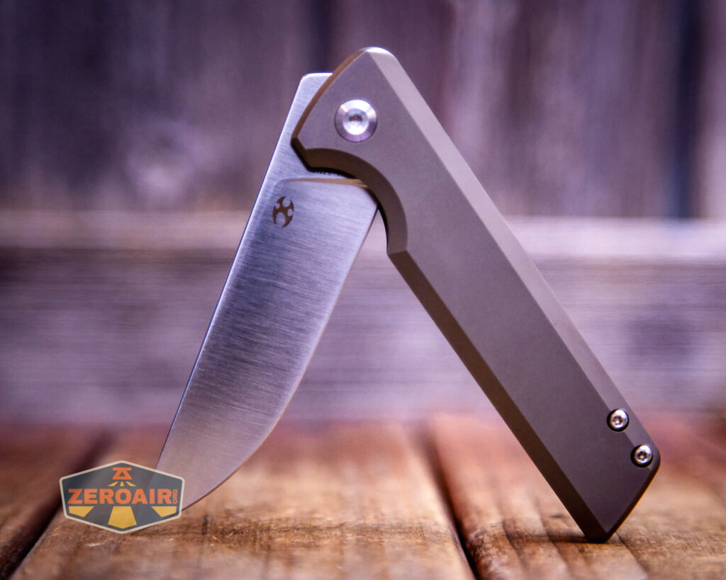 mid open, both side view