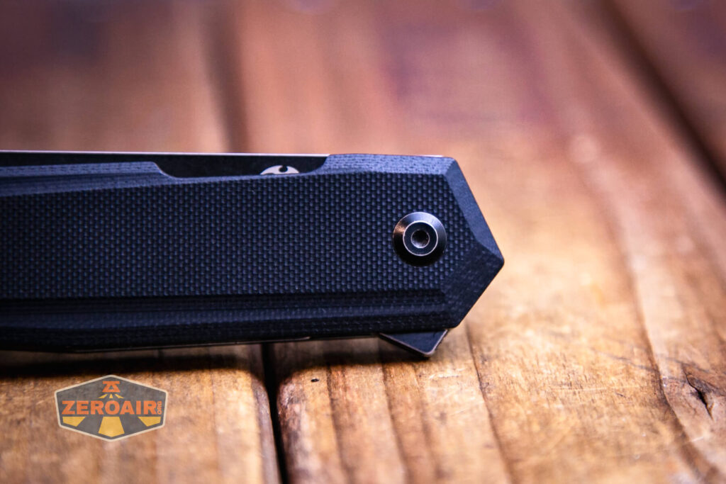 Kansept Integra flipper knife pivot detail