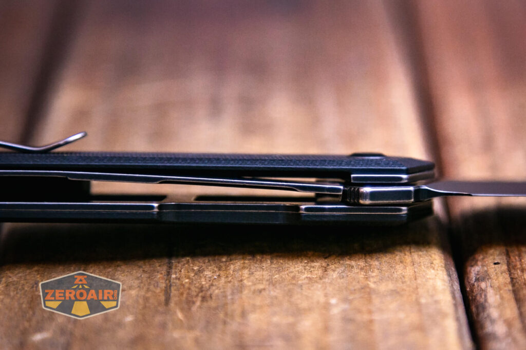 Kansept Integra flipper knife showing liner lock