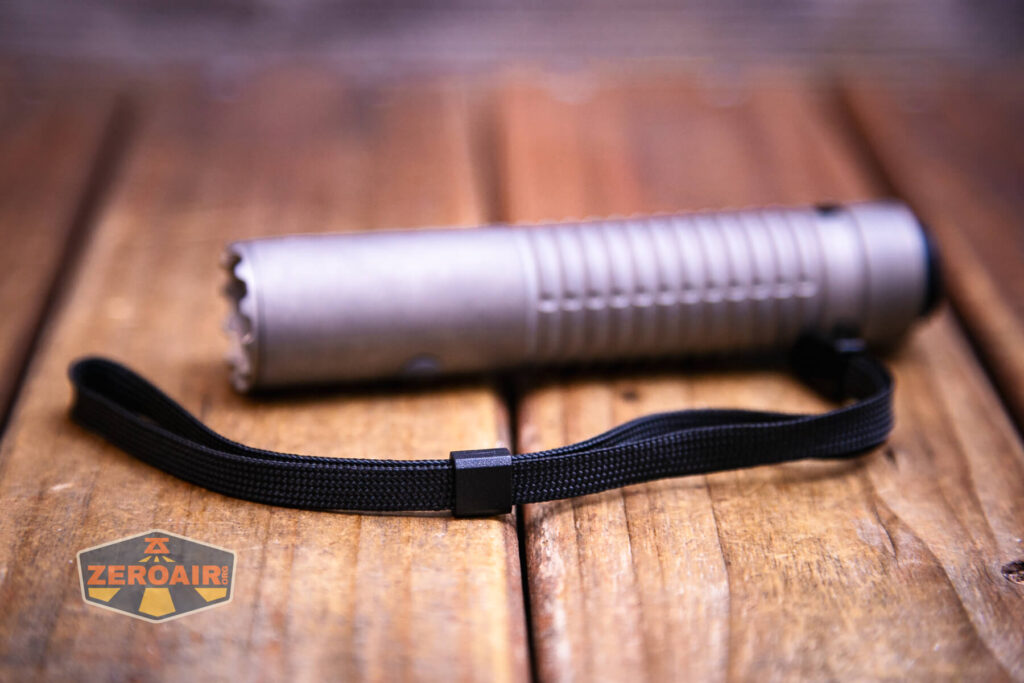 Speras E21 Titanium flashlight lanyard