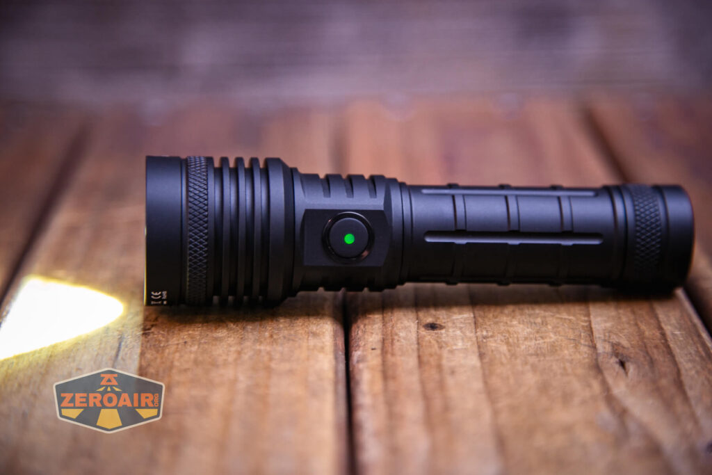 Speras PZ18 zoomable flashlight e-switch indicating green