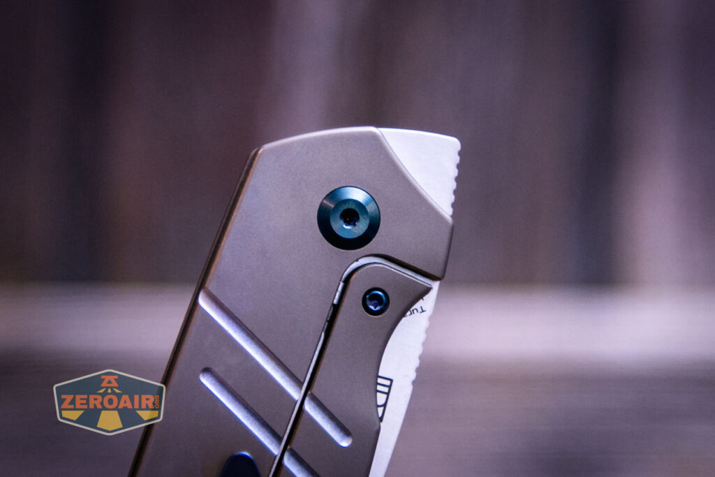 Kansept Turaco titanium knife flipper tab detail