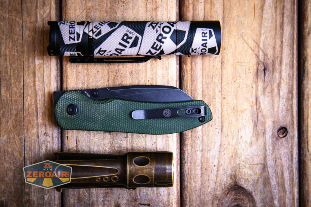 with standard sized flashlights