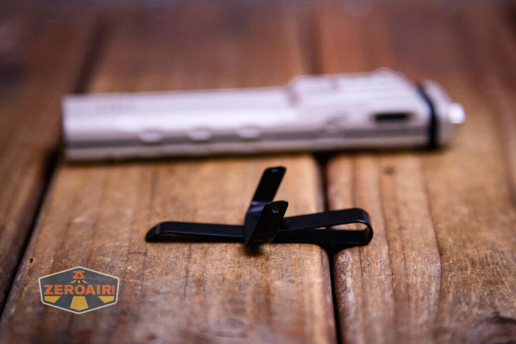 RovyVon E30 Pro MAO flashlight pocket clip