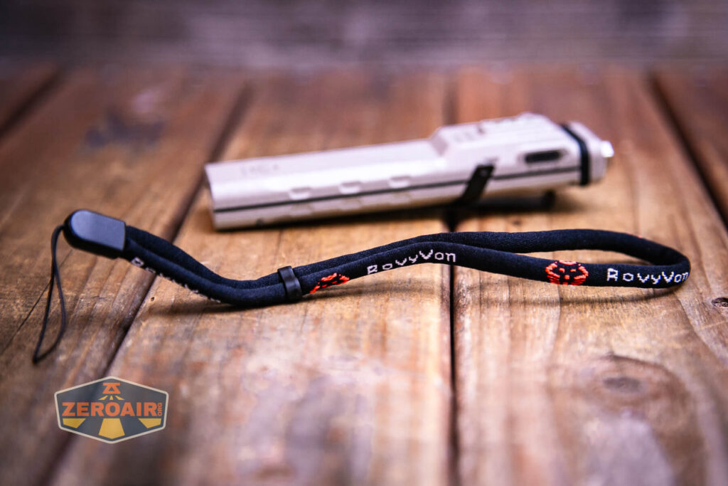 RovyVon E30 Pro MAO flashlight lanyard