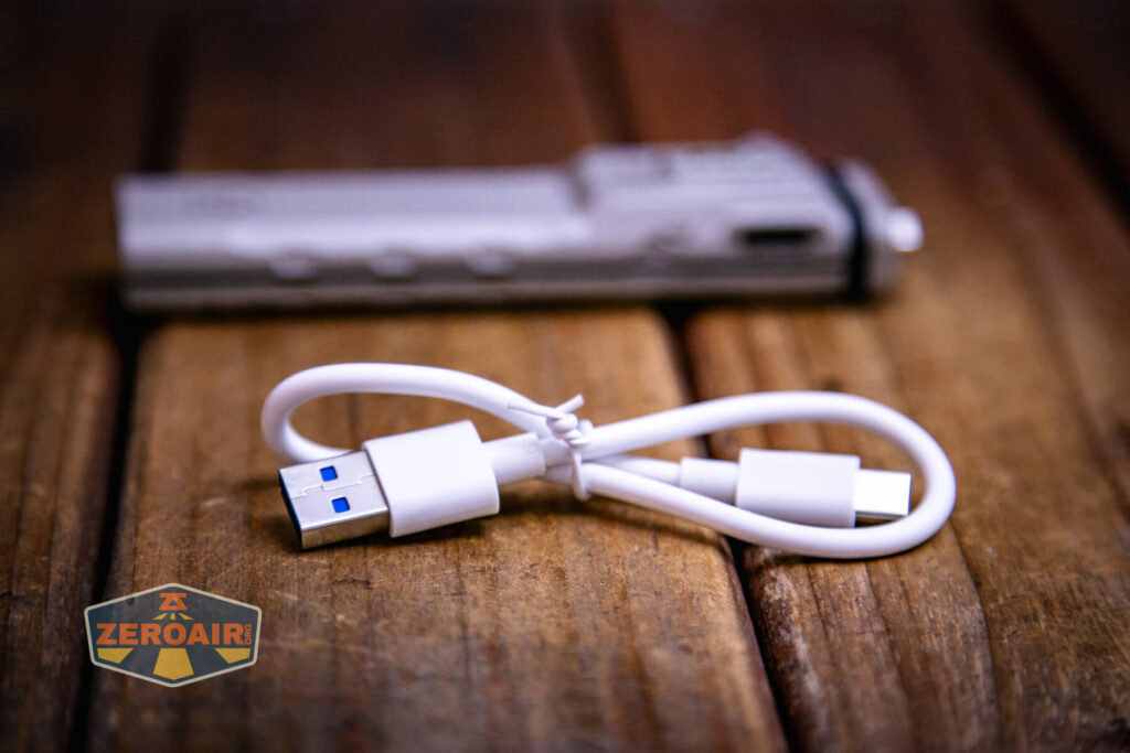 RovyVon E30 Pro MAO flashlight charging cable