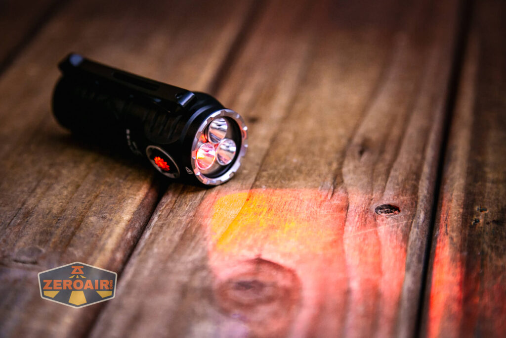 Skilhunt EC200S-Red Mini EDC flashlight red emitter on