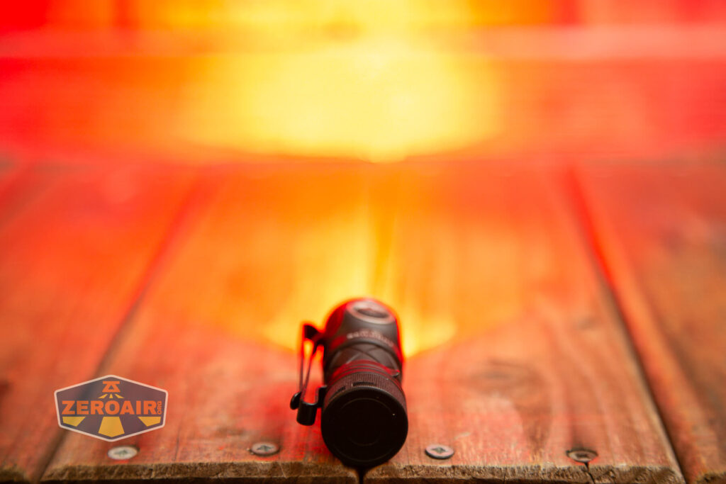 Skilhunt EC200S-Red Mini EDC flashlight red emitter on