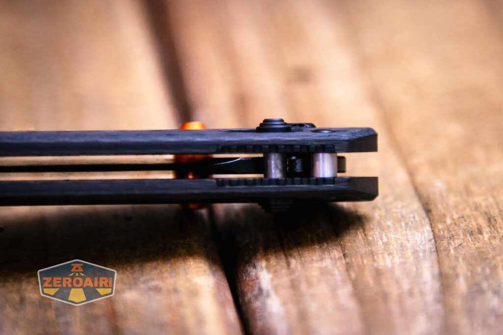 Vosteed Mini Psyop knife lock details