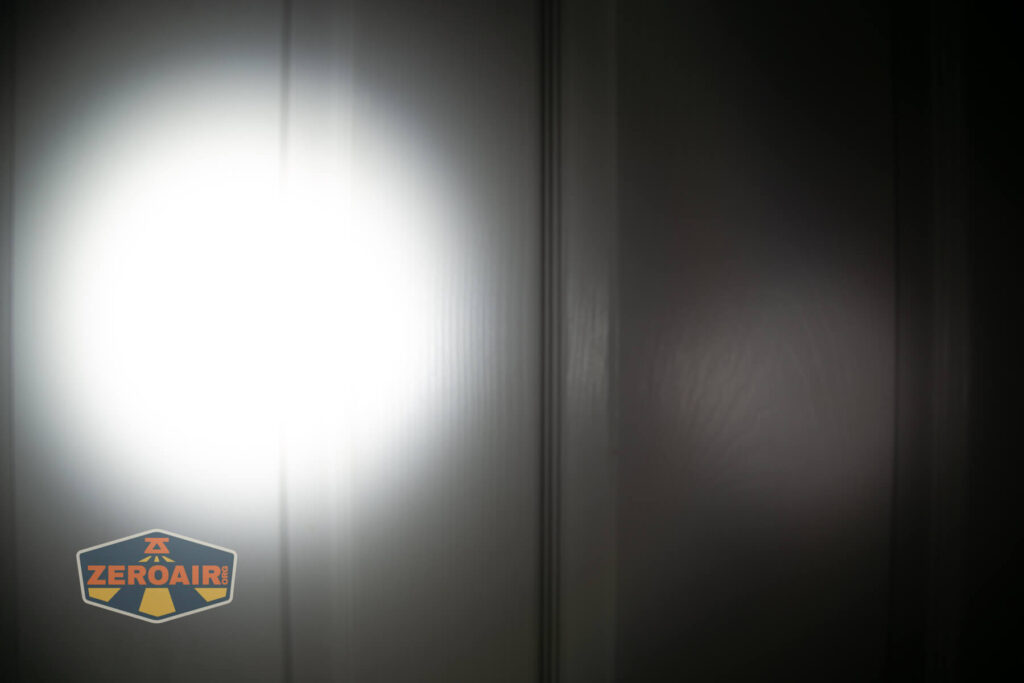 Sofirn SC13 Nichia 519a flashlight beamshots on door (at 1') compared to nichia 219b 4500K