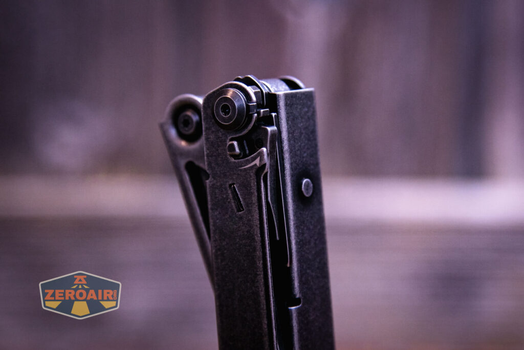 Nextorch Pioneer MT20 Multi-Tool flat screw driver opening tab