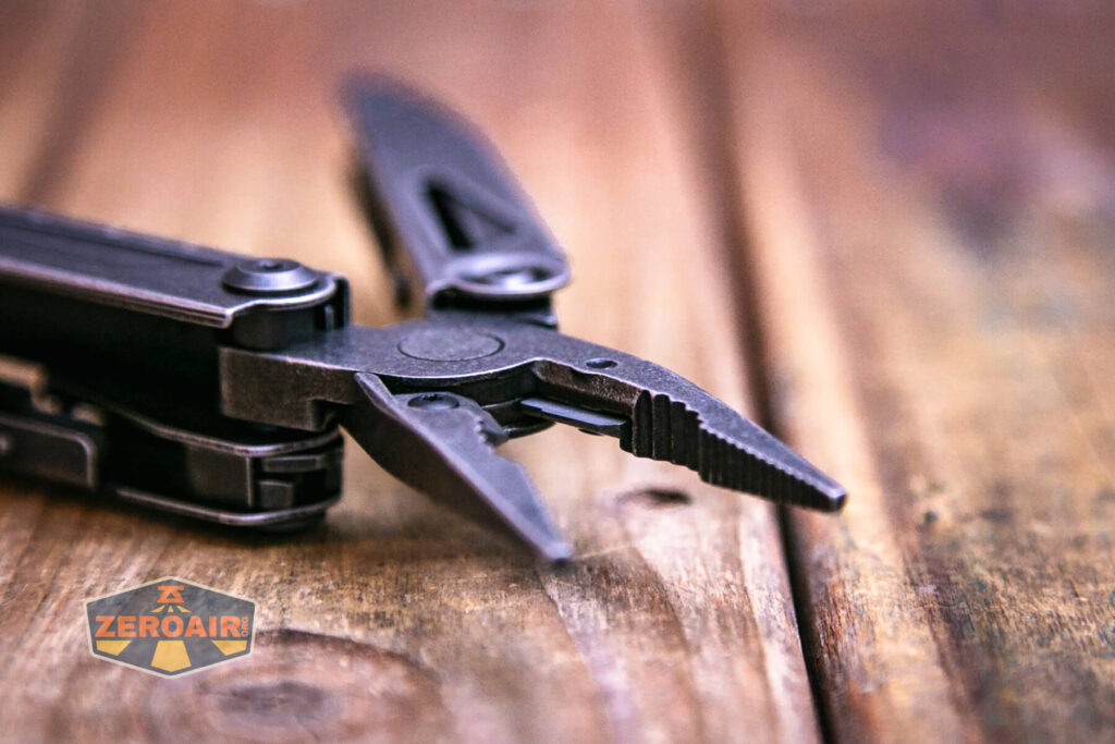 Nextorch Pioneer MT20 Multi-Tool pliers and wirecutters 