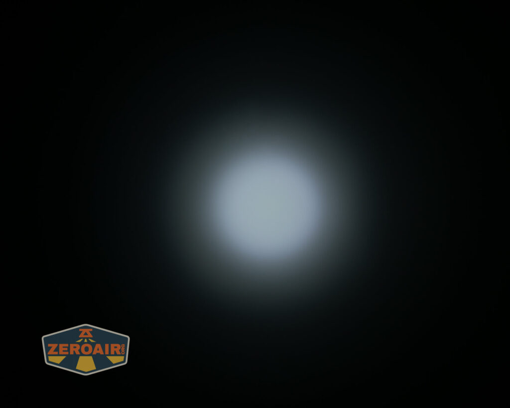 Wurkkos TD02 Green flashlight beamshots on ceiling