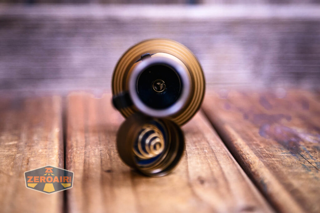 Skilhunt EC500 Coyote neutral white flashlight spring in head