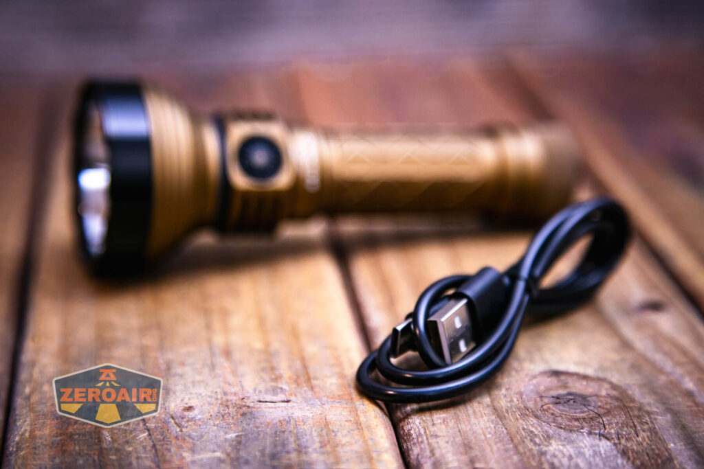 Skilhunt EC500 Coyote neutral white flashlight charging cable