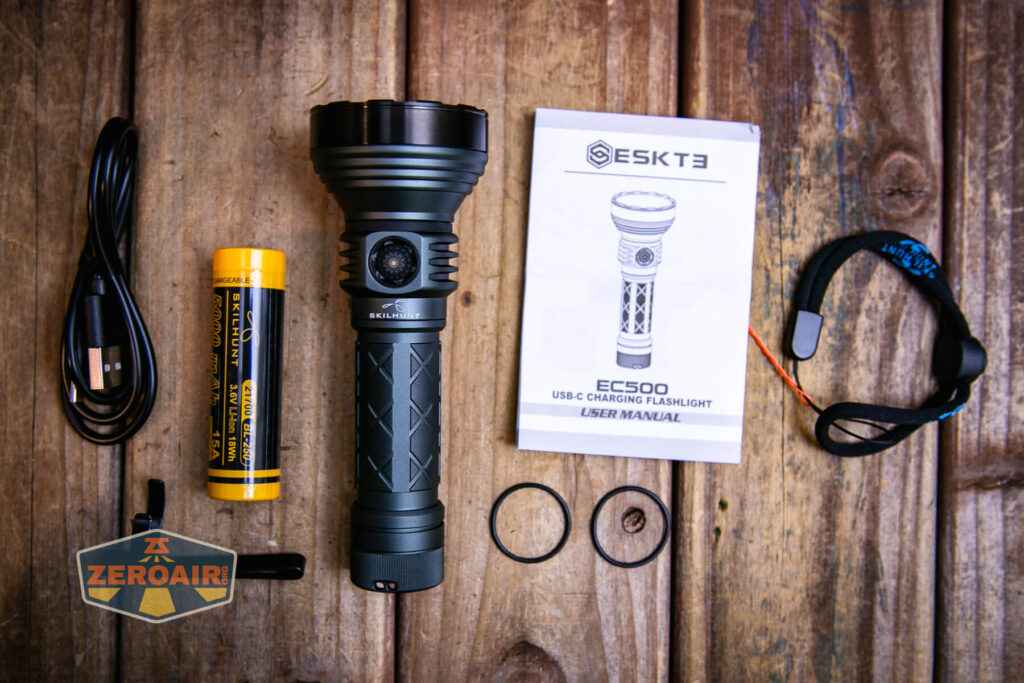 Skilhunt EC500 warm white flashlight what's included