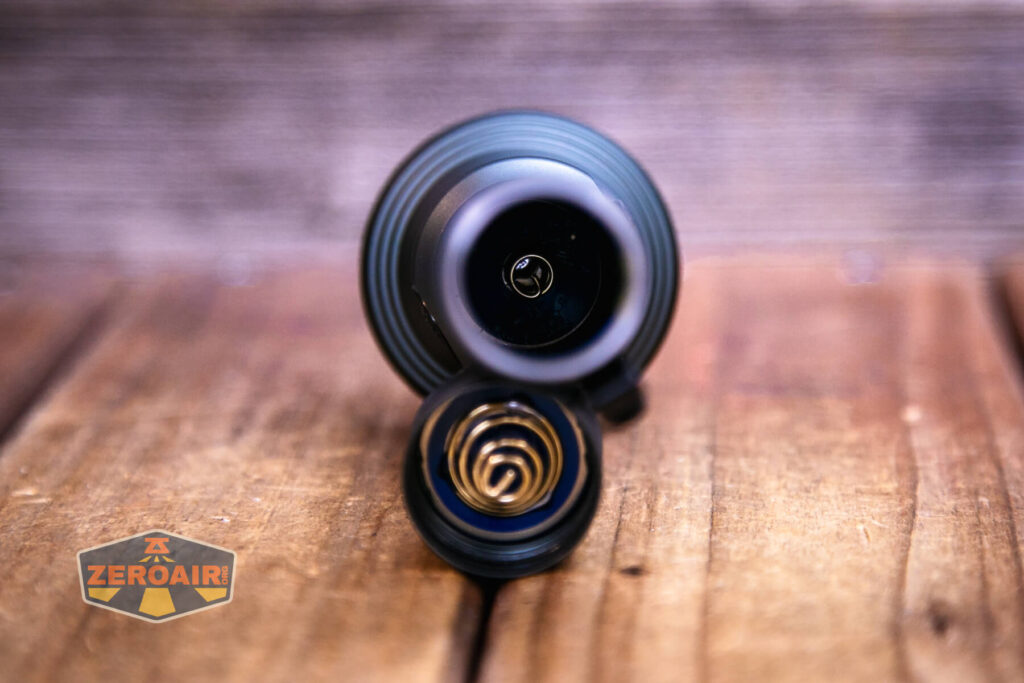 Skilhunt EC500 warm white flashlight spring in head