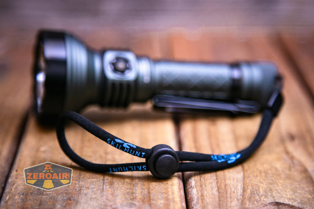 Skilhunt EC500 warm white flashlight lanyard detail