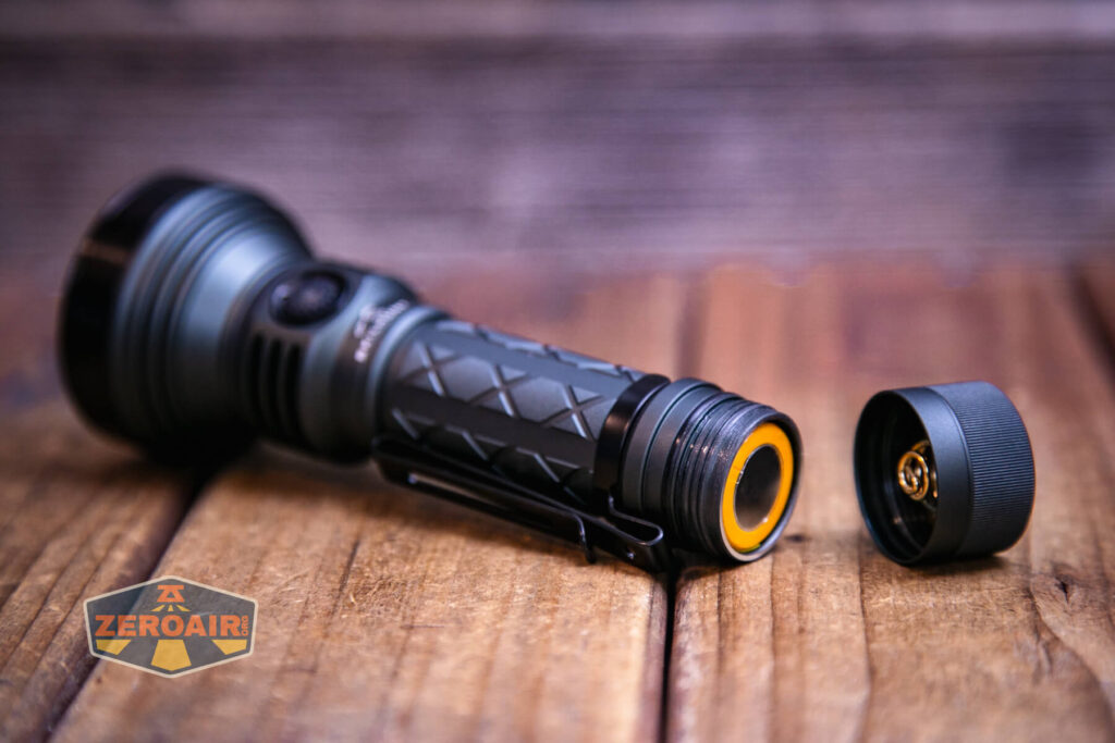 Skilhunt EC500 warm white flashlight with included 21700 installed