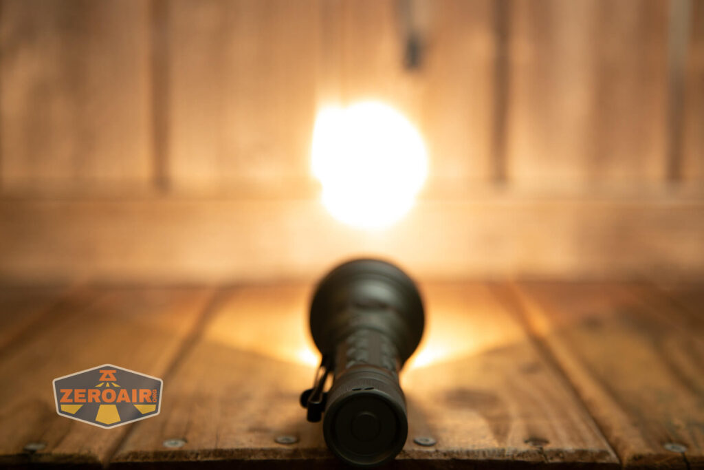 Skilhunt EC500 warm white flashlight emitter on