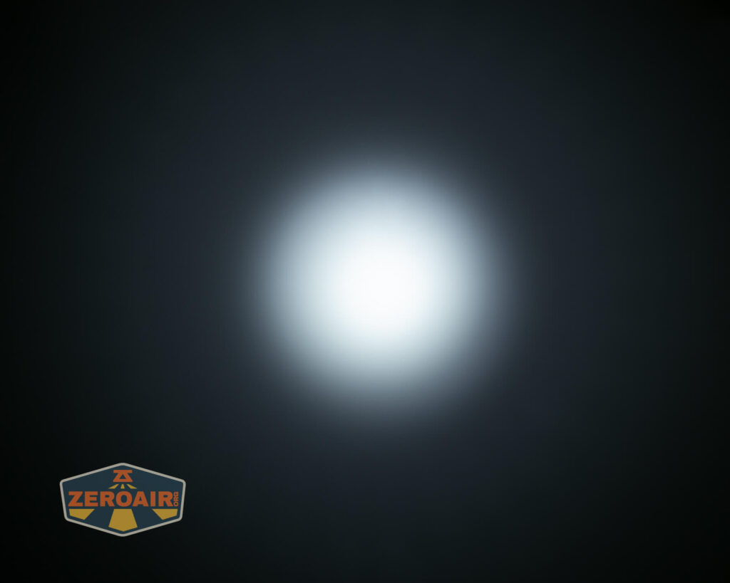 Wurkkos TS10 SG flashlight beamshots on ceiling