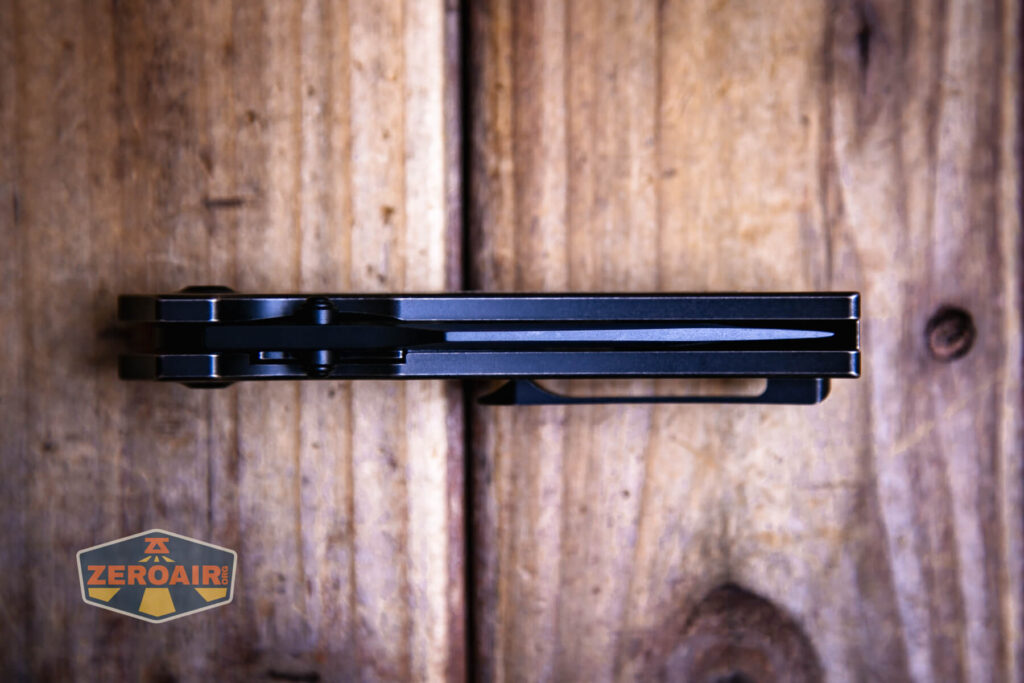 Kansept Fermi knife spine view