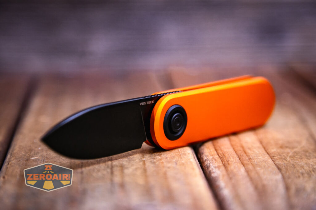 Vosteed Corgi V knife three quarter view