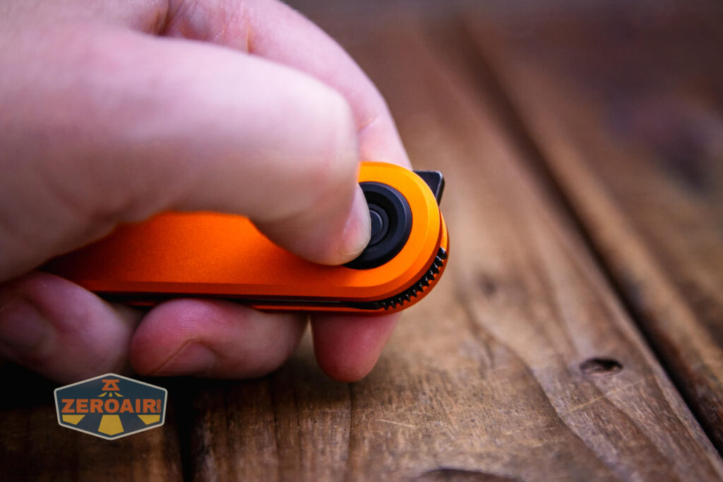 Vosteed Corgi V knife pressing button when knife is closed