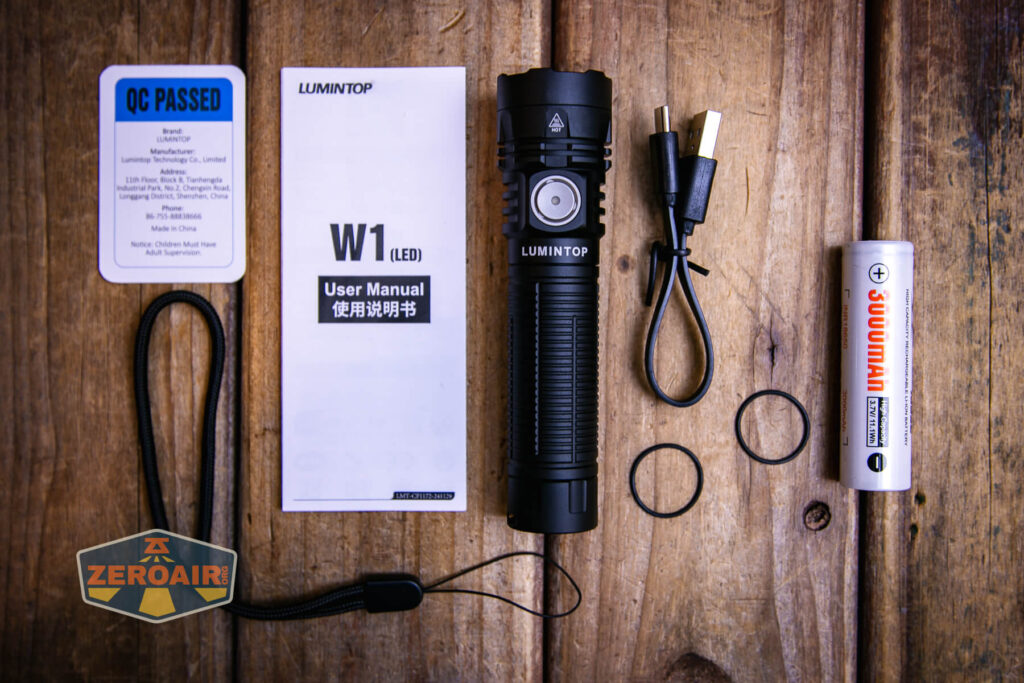 Lumintop W1 LED flashlight what's included