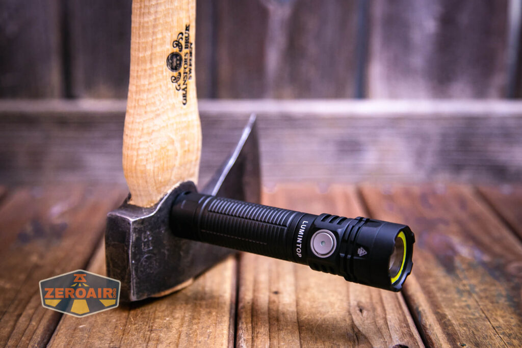 Lumintop W1 LED flashlight tailcap magnet