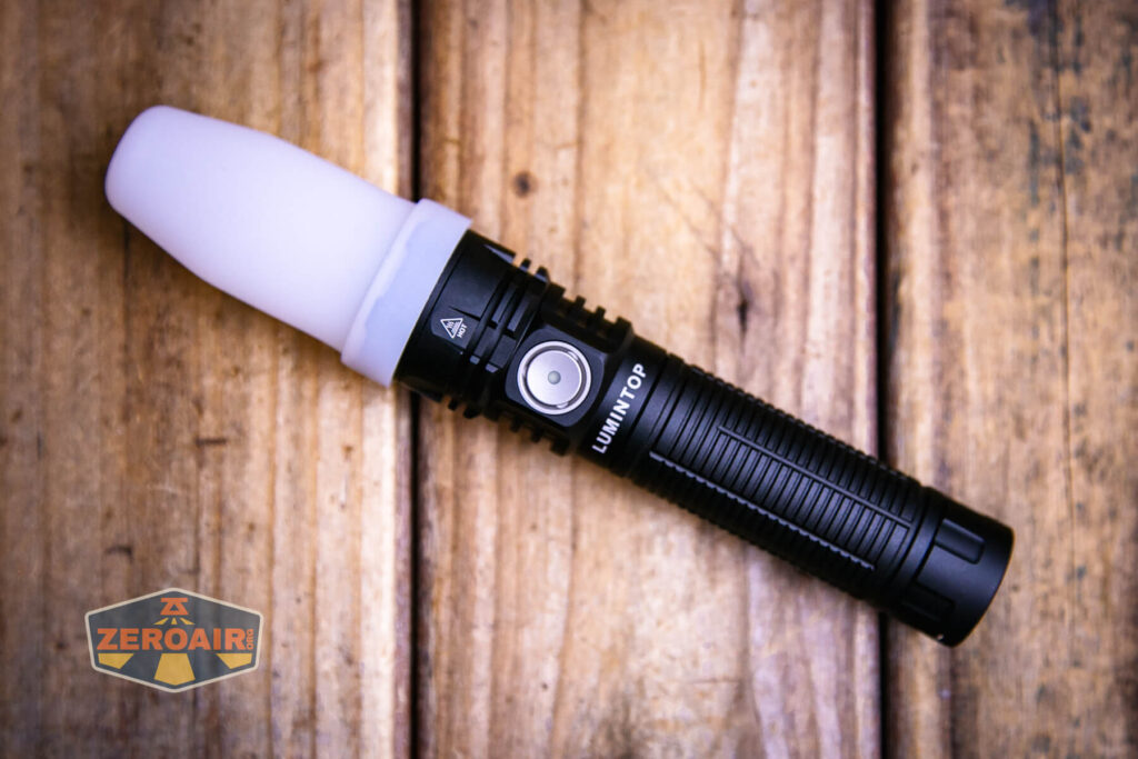 Lumintop W1 flashlight emitters on with diffuser