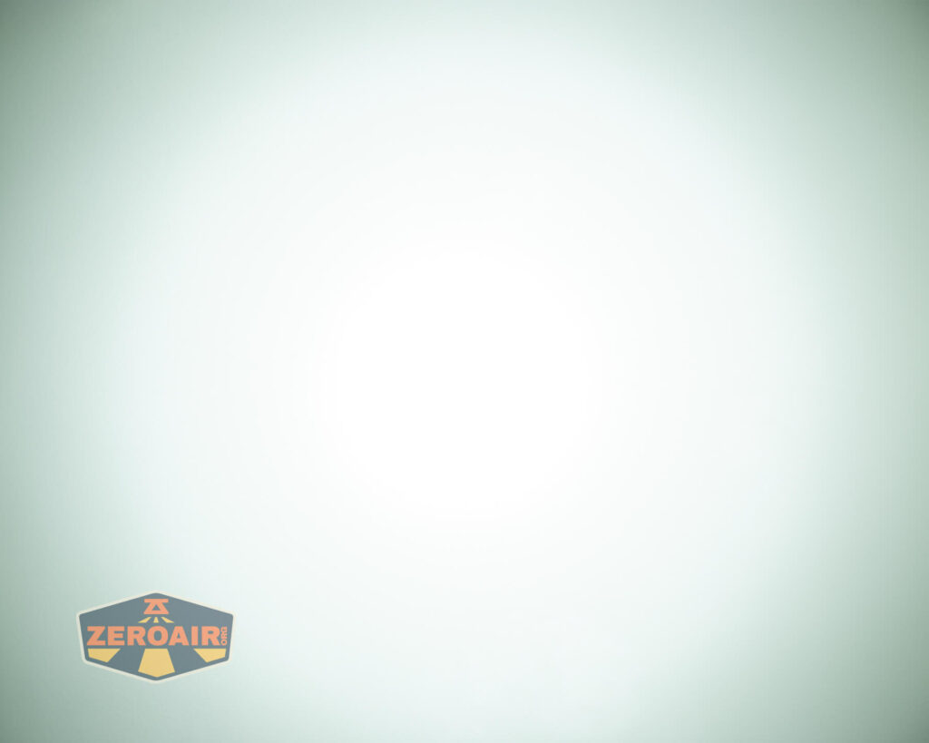 Lumintop GT18 flashlight beamshots on ceiling