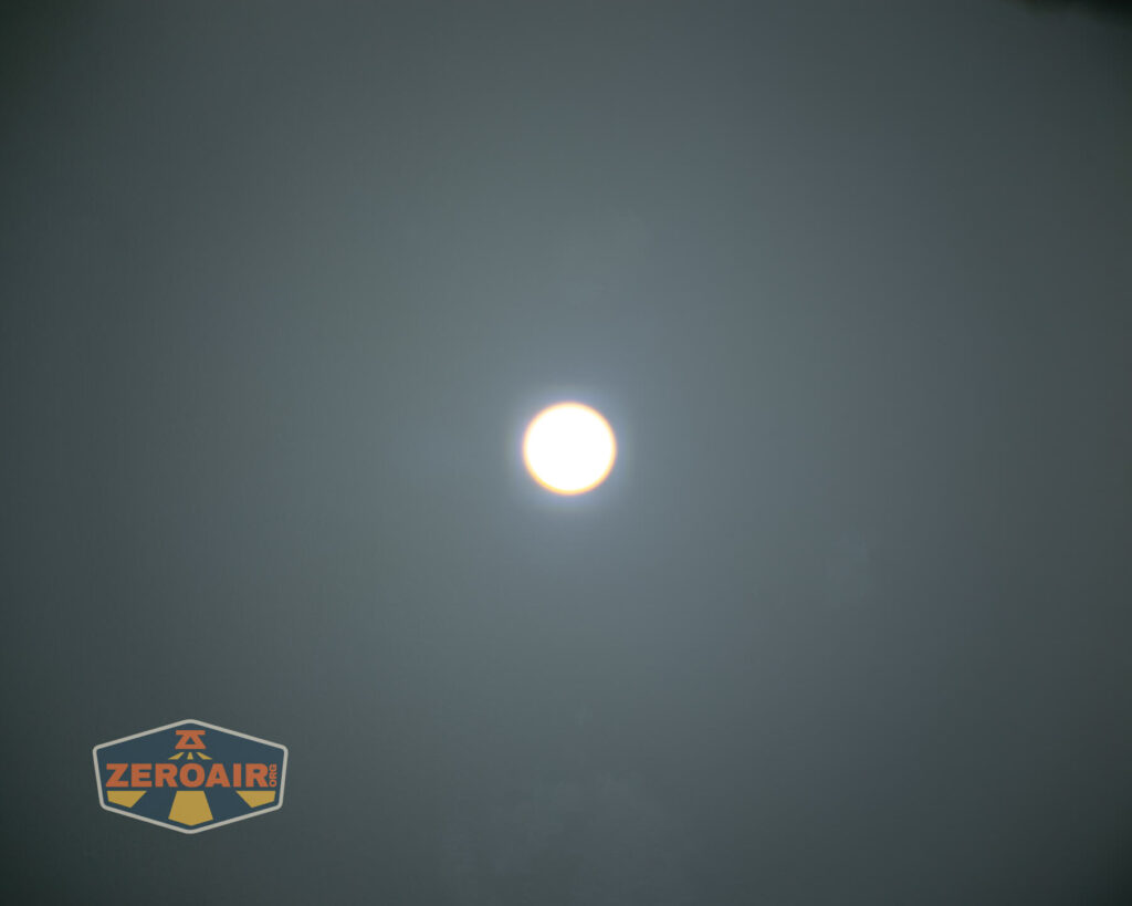 Lumintop W2 LED flashlight beamshots on ceiling