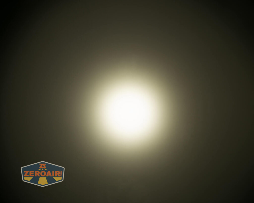 Zebralight SC600w IV Plus HI flashlight beamshots on ceiling