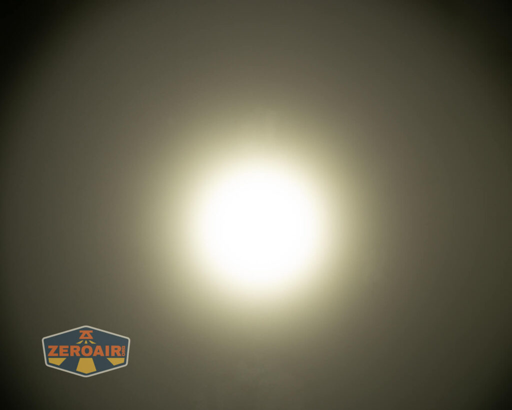 Zebralight SC600w IV Plus HI flashlight beamshots on ceiling